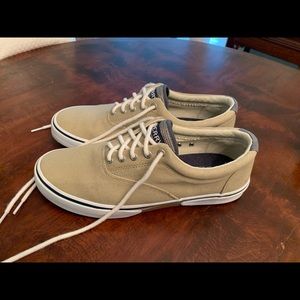 Sperry canvas boat shoes